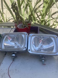 New Two Lights Never Used For 50$
