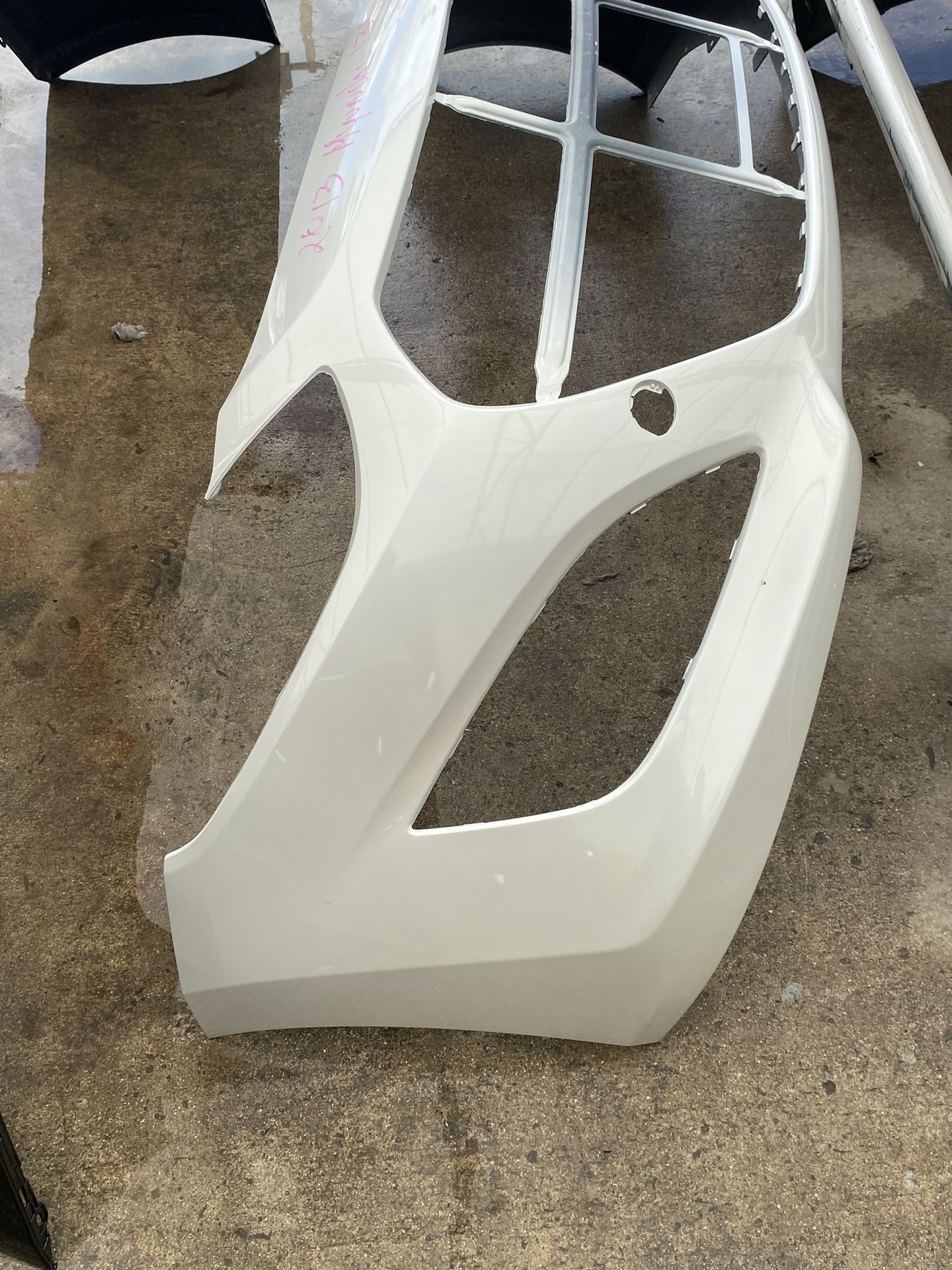 2013 Hyundai Accent Front Bumper