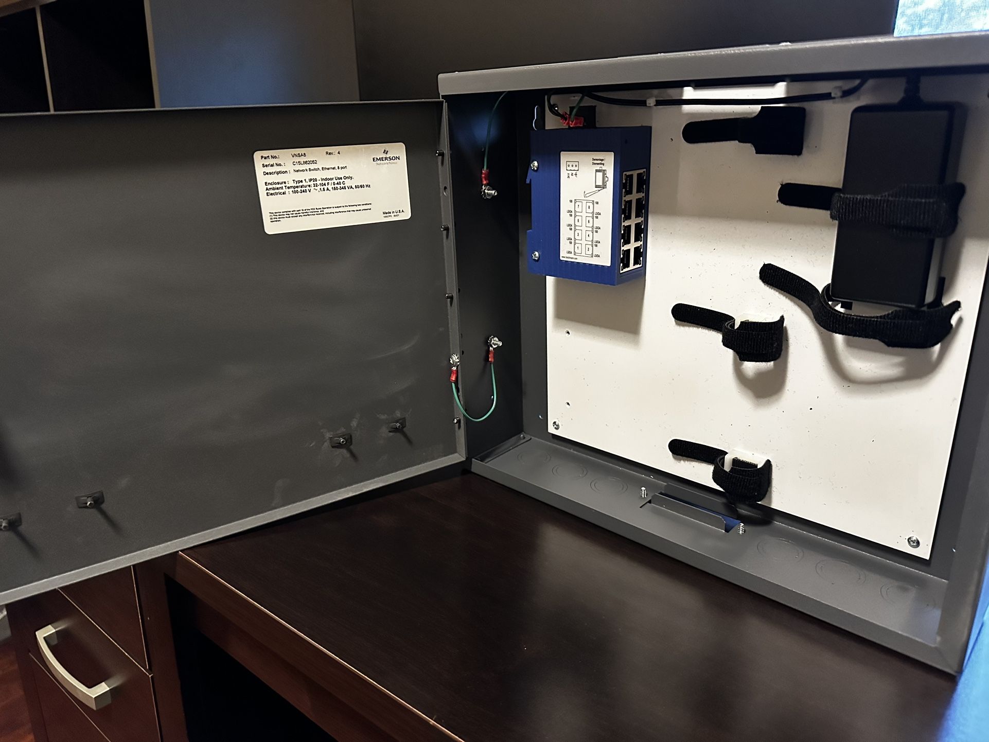 Emerson vNSA8 Rev4 Network Switch
