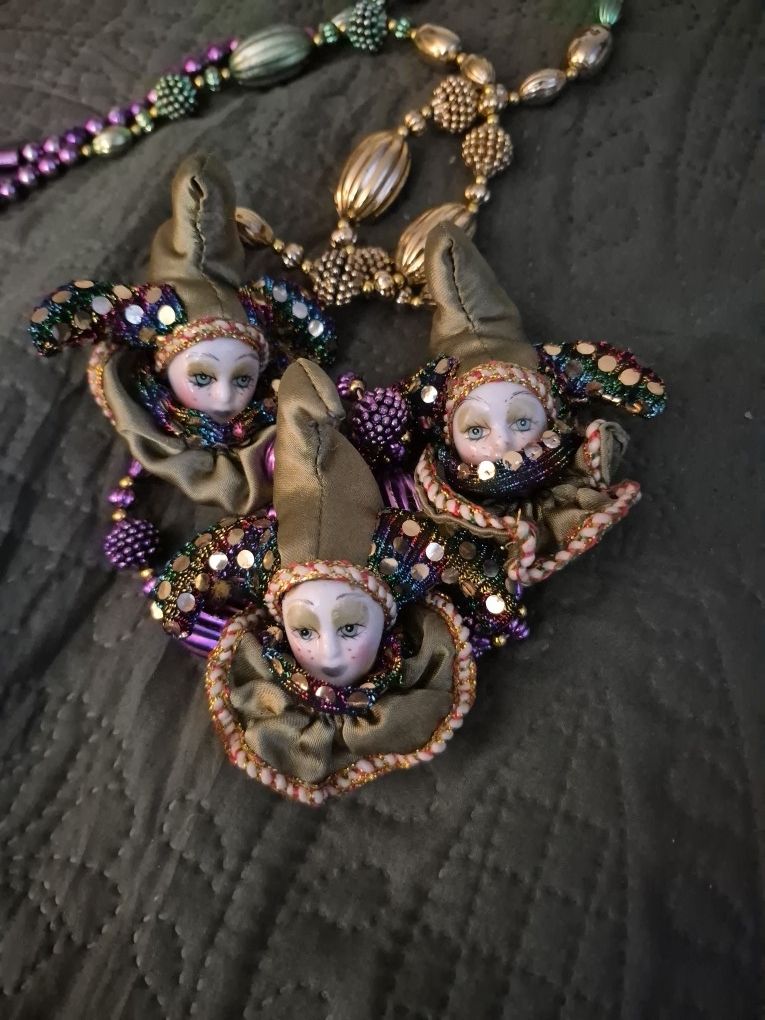 Rare Authentic Vintage Mardi Gras jester necklace beads Hand Painted Ceramic Faces