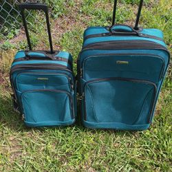 NICE SMALL OR LARGE PULL ALONG LUGGAGE 