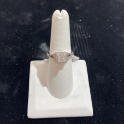 14kt White Gold Diamond Ring 
