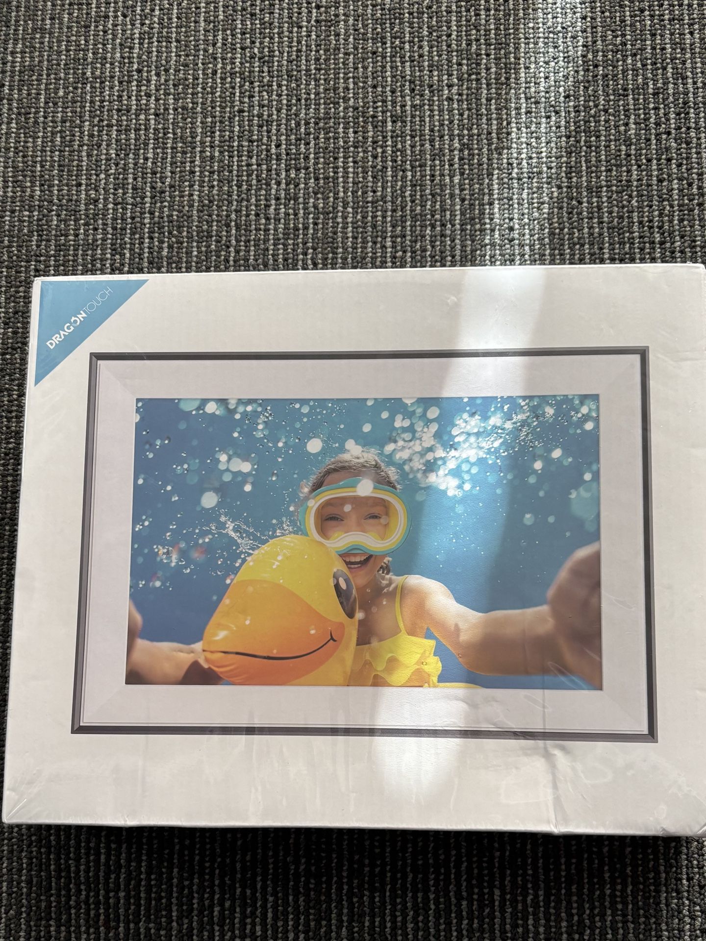 Digital Picture Frame 10.1" 1280x800 HD IPS Touch Screen 32GB Memory Warm Gifts