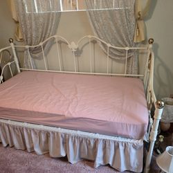White Iron And Brass Twin Day Bed With Trundle 