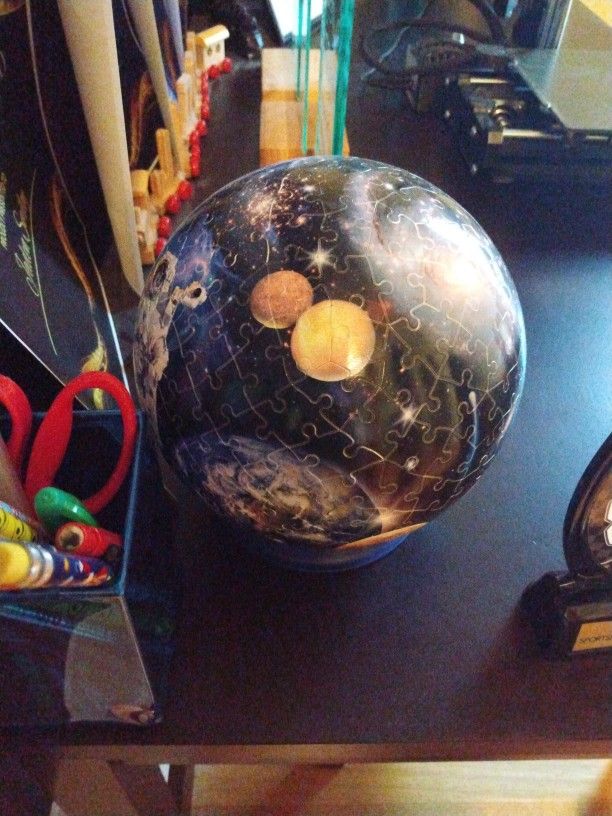 3d Puzzle Ball Planets Astronaut Built W/ Stand