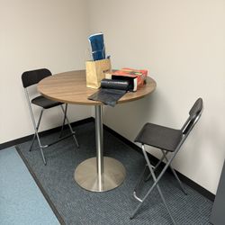 Round Table + 2 Stools 