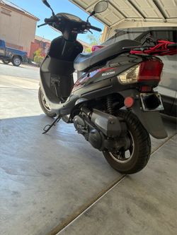 Boom moped