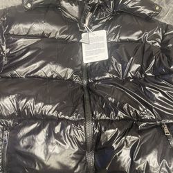 Brand New Moncler Maya Puffer (working NFC tag )