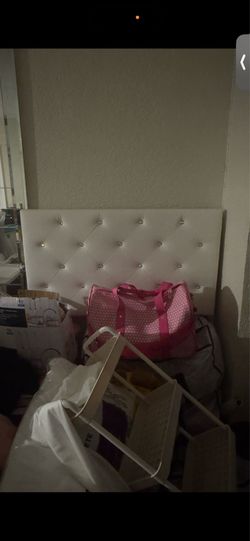 TWIN HEADBOARD NEED GONE