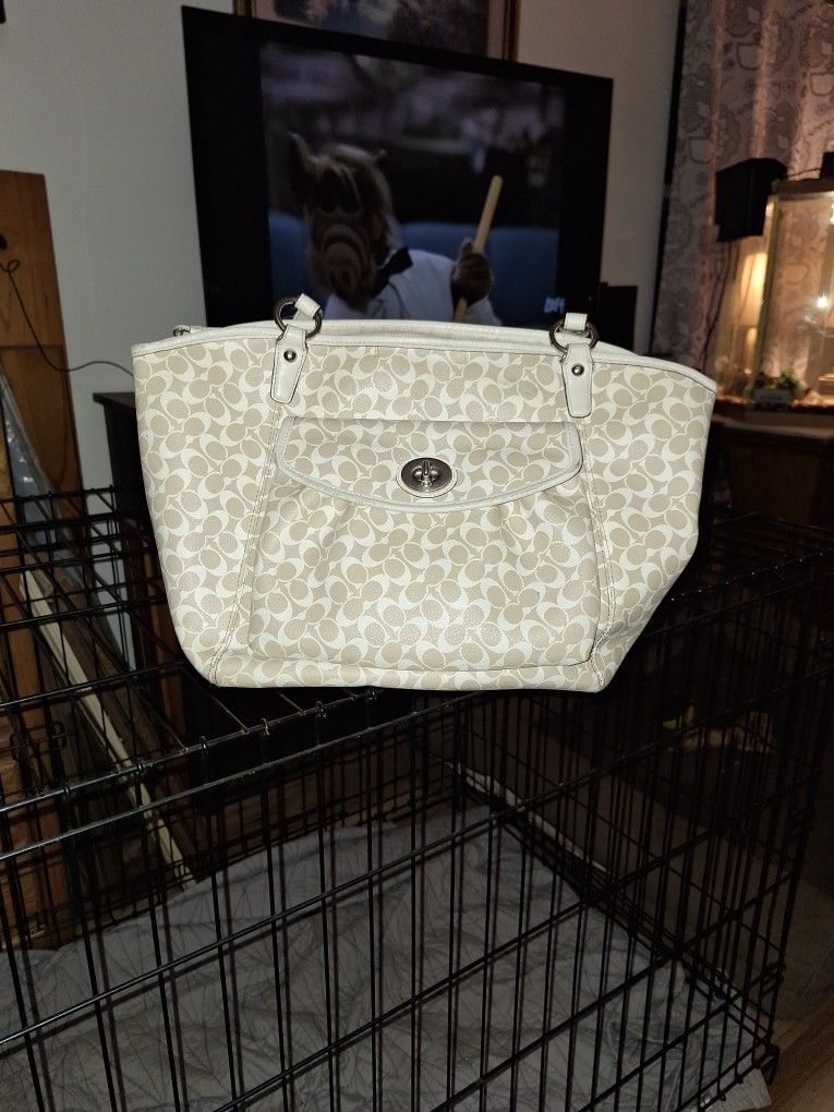 Coach Shoulder Bag 