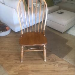 6 Wooden Chairs 