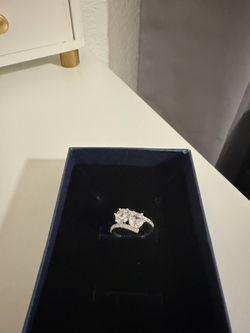 Womens Macy’s Ring size 4/5
