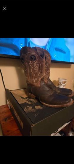 Cody James boots size 10