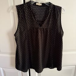 Black and white polka dot blouse with V-neck #polkadot size L