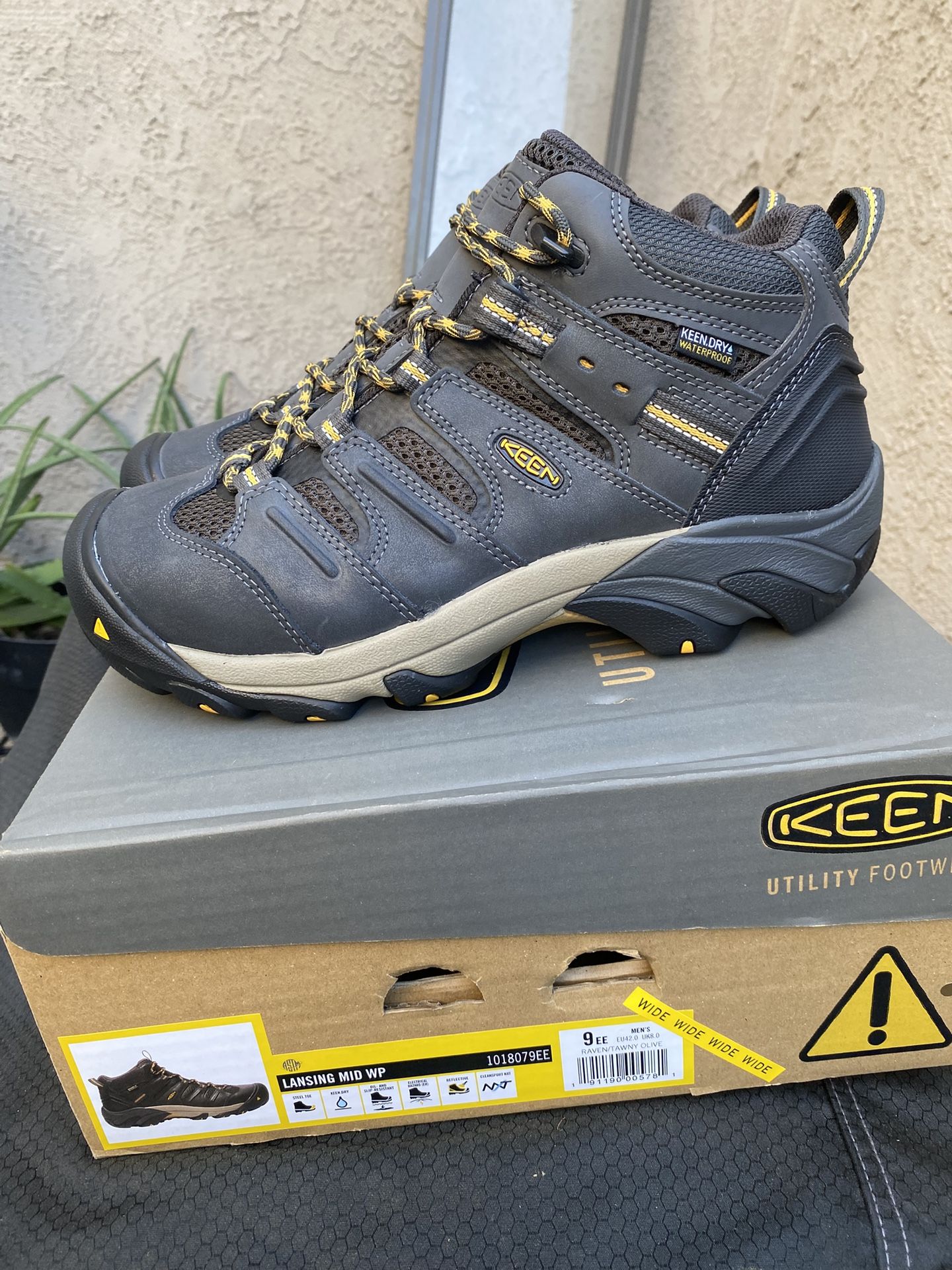 KEEN Men's Lansing Mid Waterproof (Steel Toe) SIZE 10D men’s
