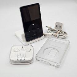 Apple iPod Classic 5th Gen A1136 MA446LL MP3 Media Player Black 30GB *READ*