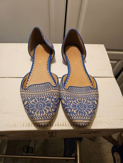 Womans shoe size 8.5 & 9