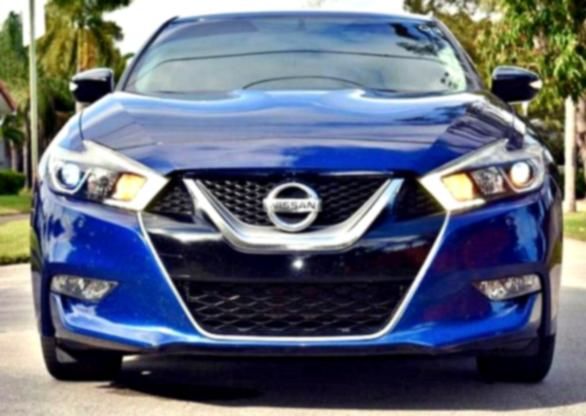 Clean interior 2O15 Maxima 3.5 SR