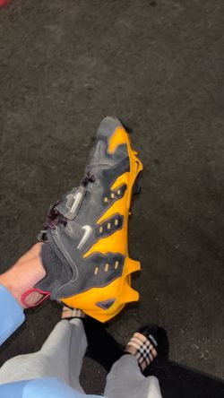 Size 9 Kyler Murray cleats