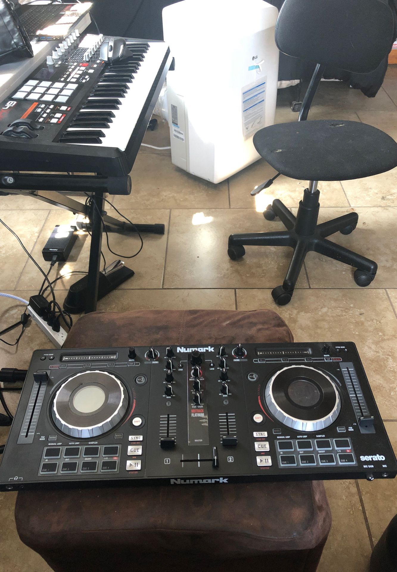 Numark Mixtrack Platinum | DJ Controller