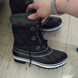 Size 6 Snow Boots
