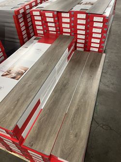 🎅 Christmas Flooring Blowout • Waterproof LVP