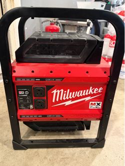 Milwaukee MX power Station