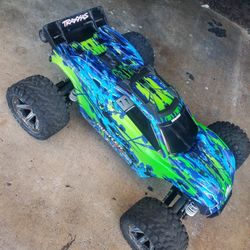 RC Car Traxxas Rustler 4wd ROLLER