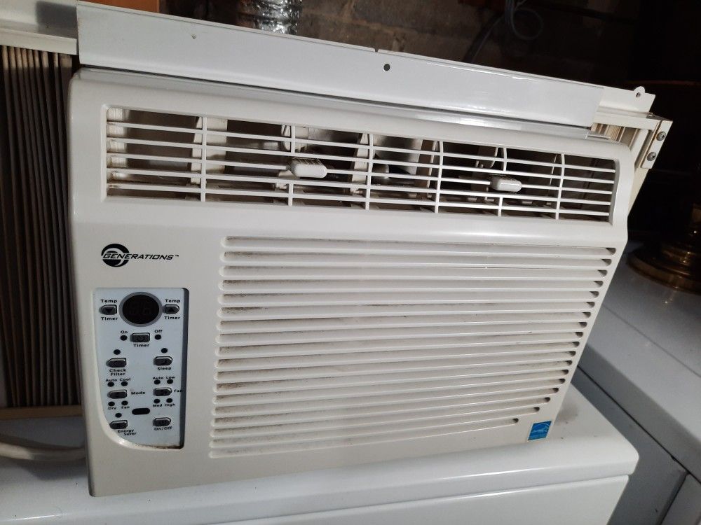 Generations GAC06ERS3A Room AC 6000 Window air conditioner, like new