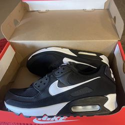 Brand New Women’s Nike Air Max 90