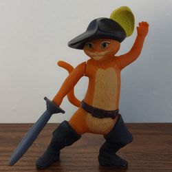 PUSS IN BOOTS 2011 DreamWorks MC DONALDS Happy Meal Figures/TOYS - CHOOSE!