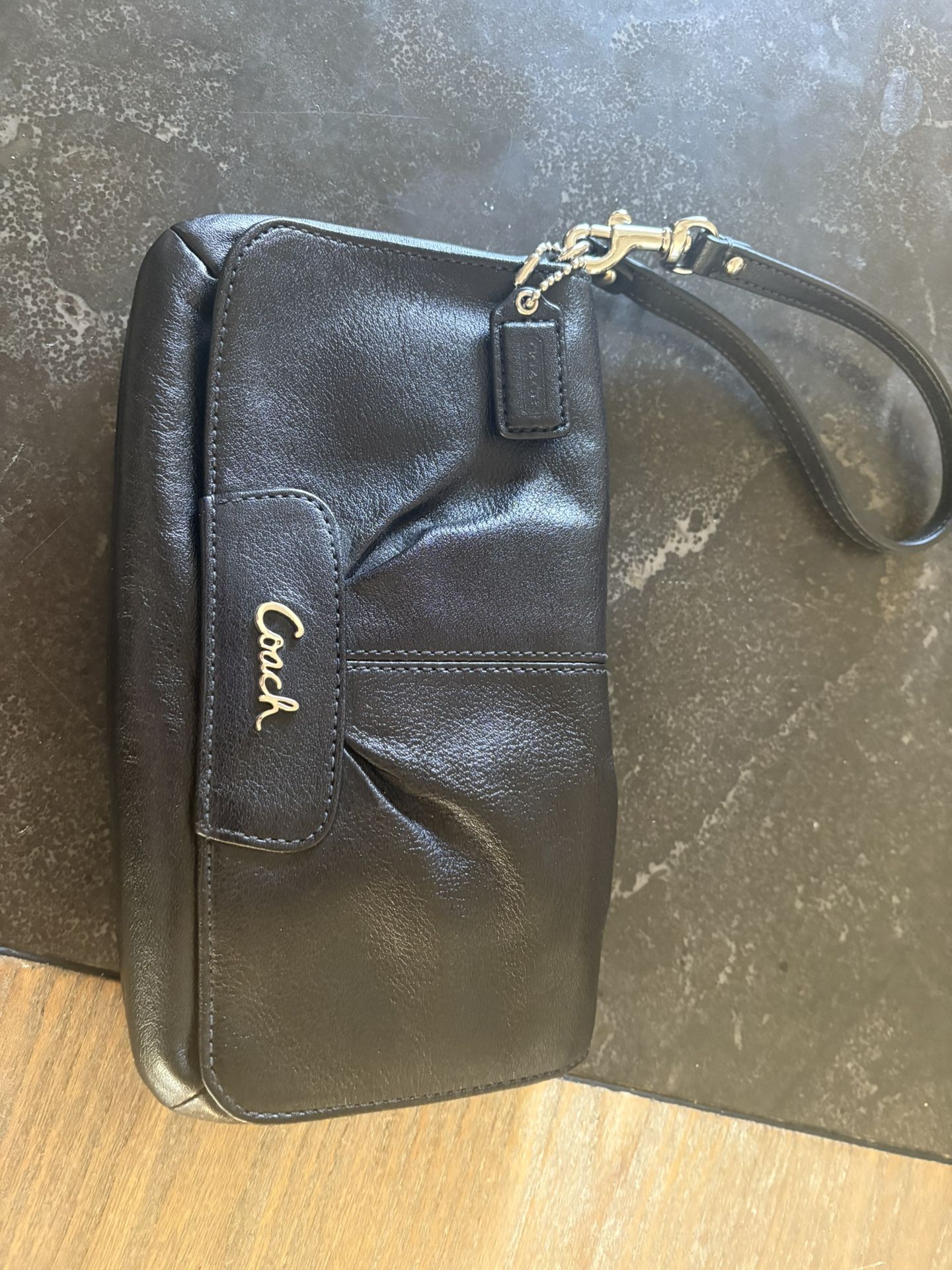 Coach Ashley Y2K Vintage Wrislet/wallet