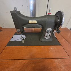 vintage sewing machine 