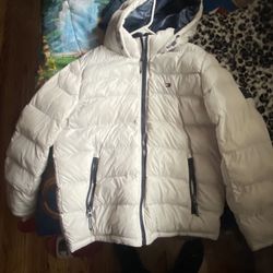 Tommy HillFiger Puffer Jacket !!