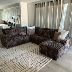 Gorgeous Macha U Shape Sectional Couch New In Box $50DOWN 