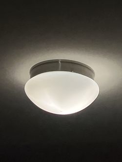 Ceiling light fixture