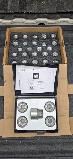 GM Locks And Lugs For Wheels With Caps
