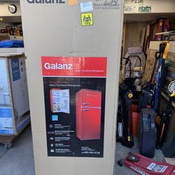 Galanz Retro Top Freezer Refrigerator (10 Cu. Ft.)