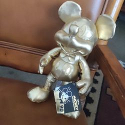 MICKEY MOUSE. PLUSH  ( GOLD 90 ANNIVERSARY).    $7.99      PICK ⛏️ UP ONLY-