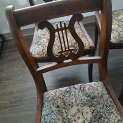 SET OF 4 VINTAGE CHAIRS