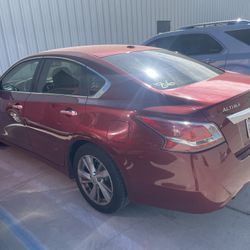 Nissan Altima Clean @ auction 