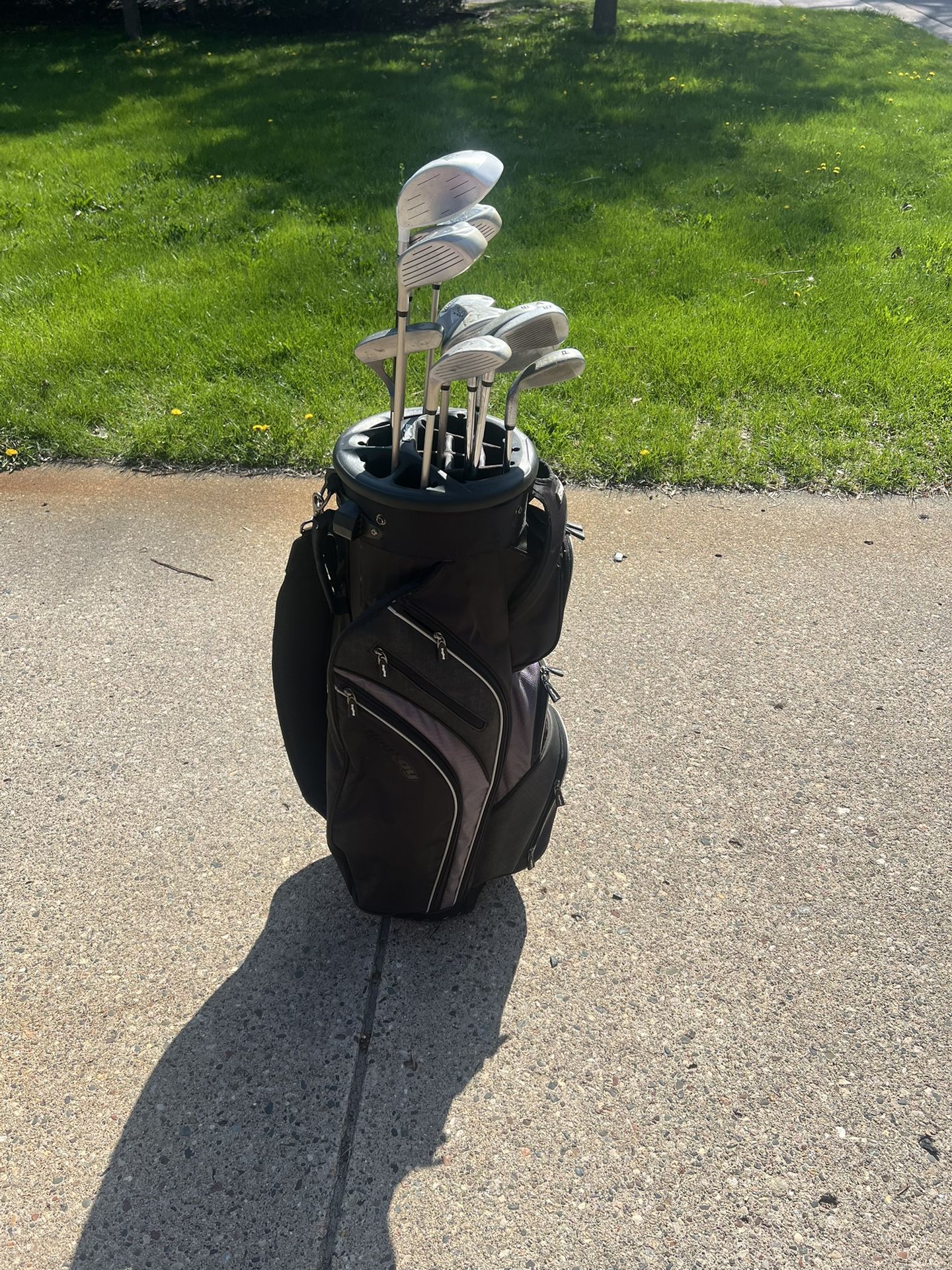WOMENS FULL SET GOLF CLUBS+BAG
