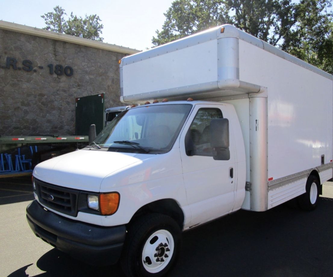 2007 Ford E-450