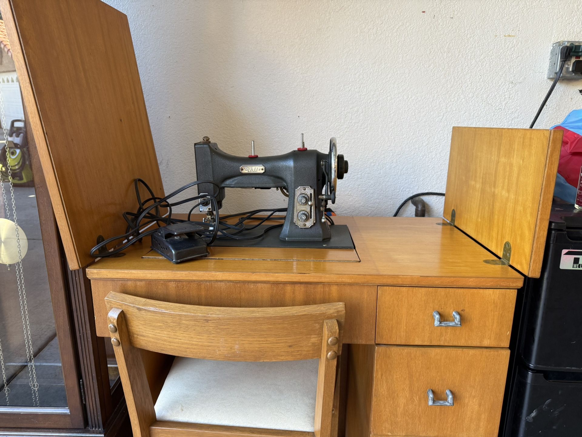 Antique Rotary Sewing Machine Series 77