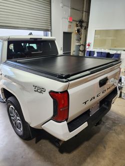 SyneticUSA ER Electric Retractable Aluminum Tonneau Cover For 2016-2026 5ft. Short Bed Tacoma