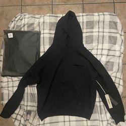 Essential Hoodie Size M But Really It’s L Size