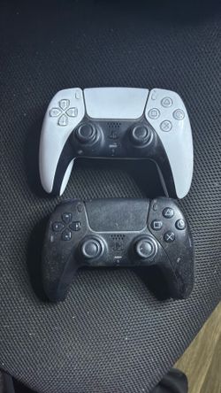 PS5 Controllers