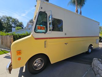 1970 Grumman Kurmaster Box Van