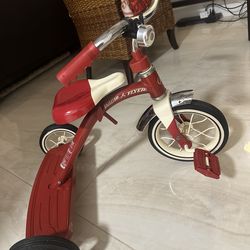 Radio Flyer Classic Red Tricycle - Excellent Condition w/ Bell - Toddler Trike Ages 2-5