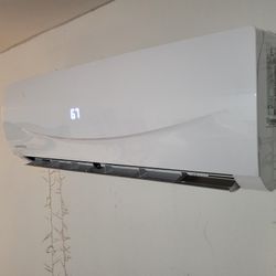 12.000 Btu....working..6 Months Old..confortotal